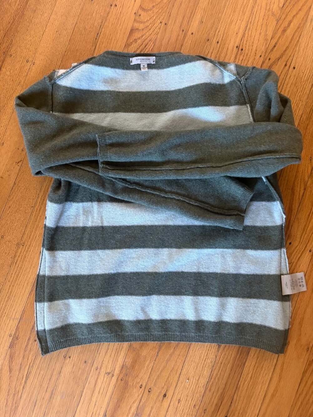 Authentic Burberry Merino wool sweater - Picture 9 of 9